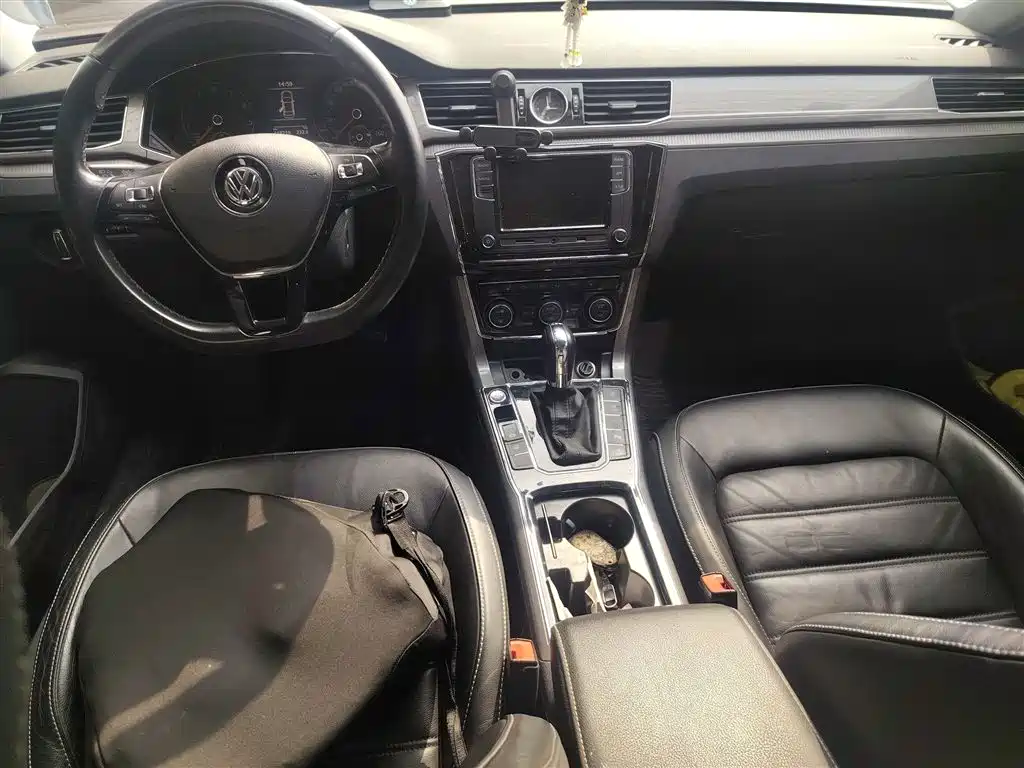 Volkswagen Passat 2017 330TSI DSG Prestige фото 13