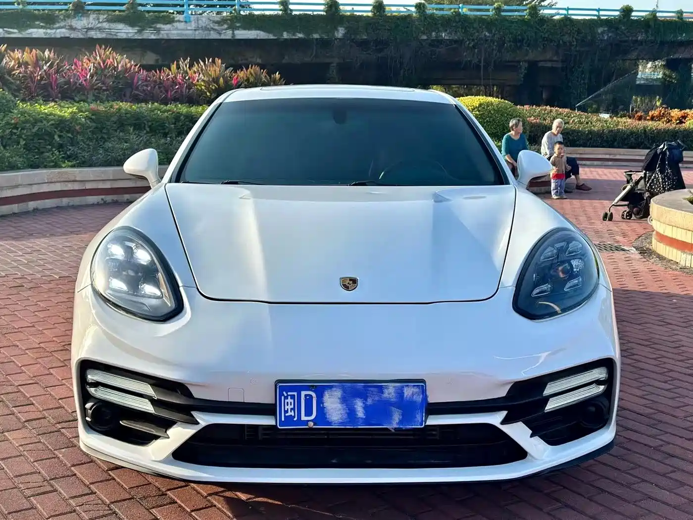 Porsche Panamera 2010 Panamera 4 3.6L фото 2
