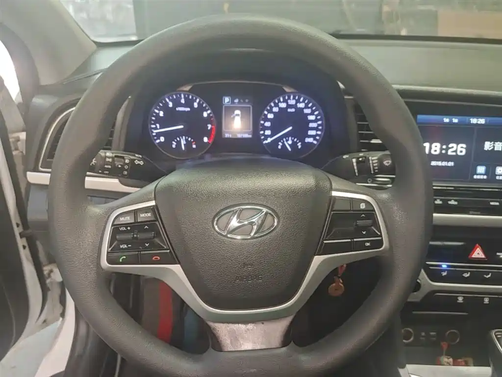 Hyundai Elantra 2016 Model 1.6L Automatic Smart Elite фото 11