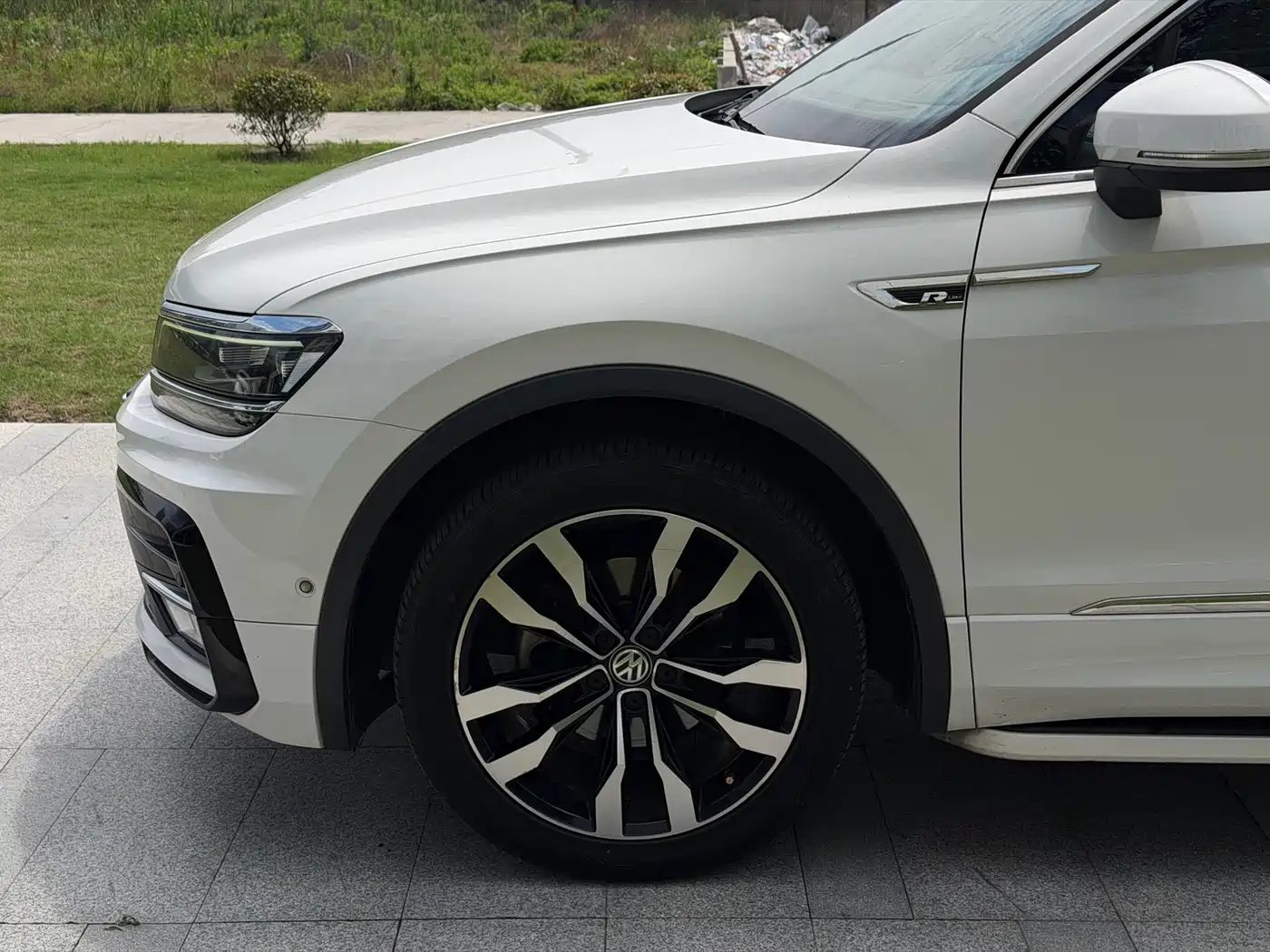 Volkswagen Tiguan L 2019 330TSI Automatic 2WD R-Line Flagship Edition China VI фото 8