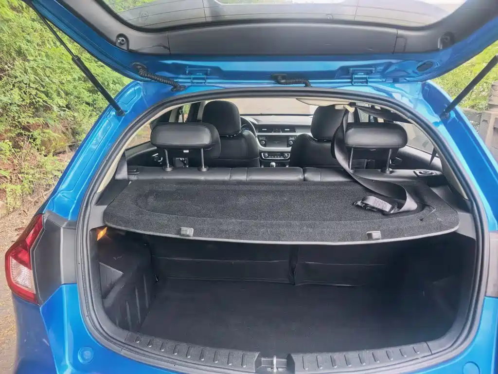 Фото 5 - Geely Vision X3
