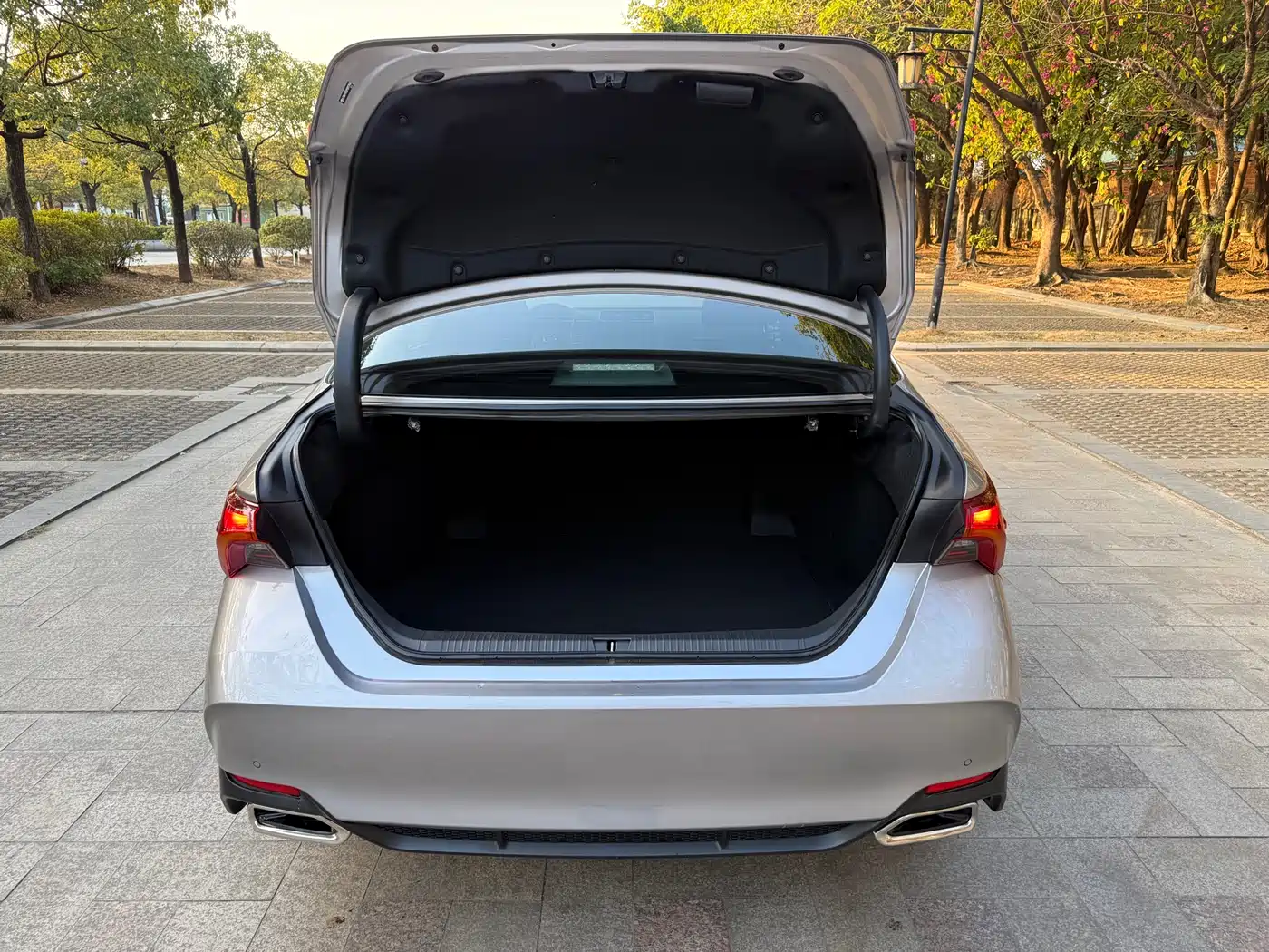 Toyota Avalon 2023 2.0L XLE Premium Edition фото 17