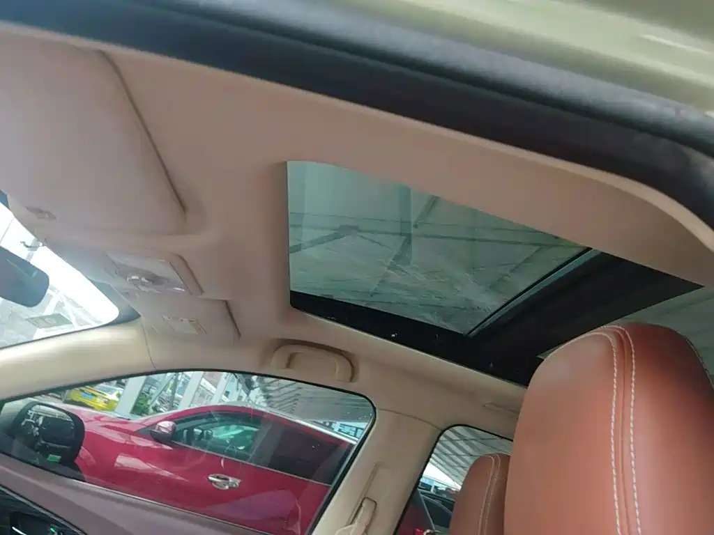 BAIC Huansu S7 2018 2018 1.5T Auto Premium Model