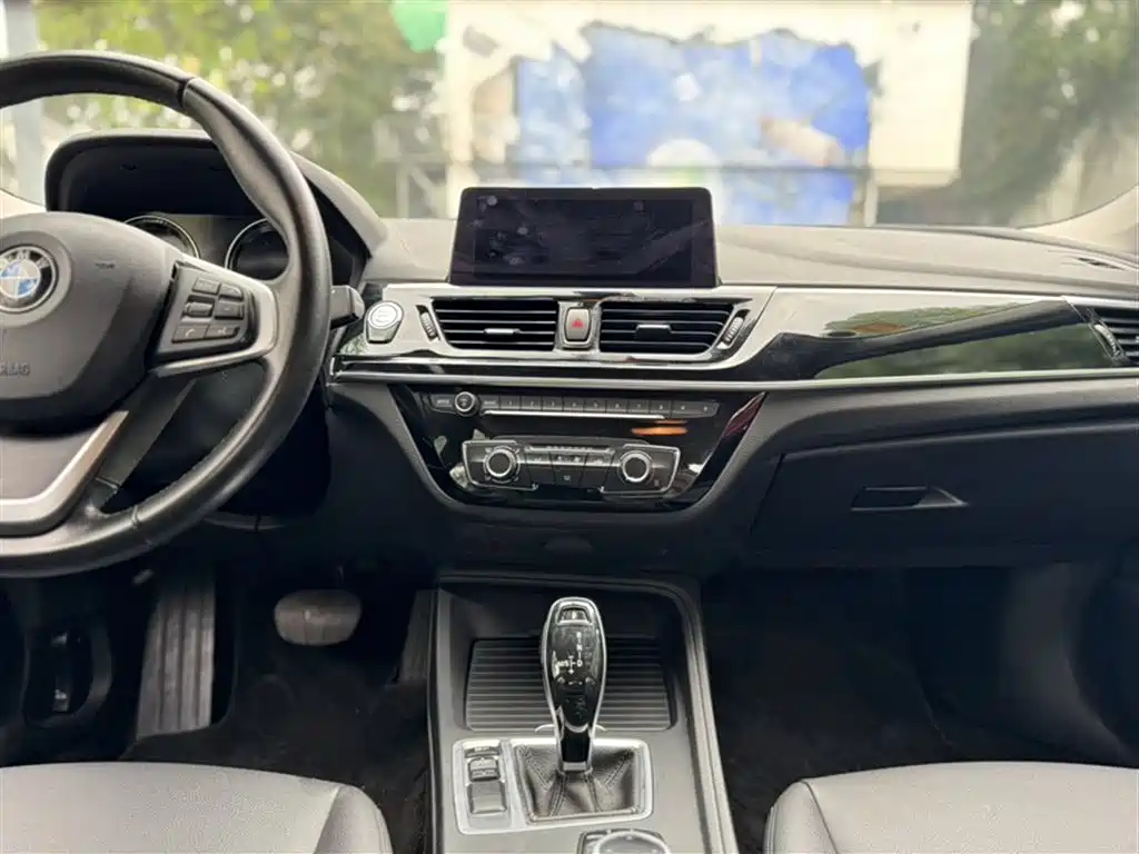 BMW 1 Series 2021 120i M Sport фото 6