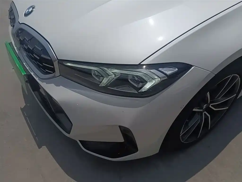 BMW 3 Series 2025 325i M Sport Package фото 24