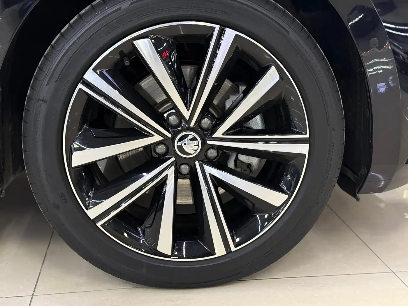 Škoda Superb 2025 Model TSI280 DSG Premium Edition фото 22