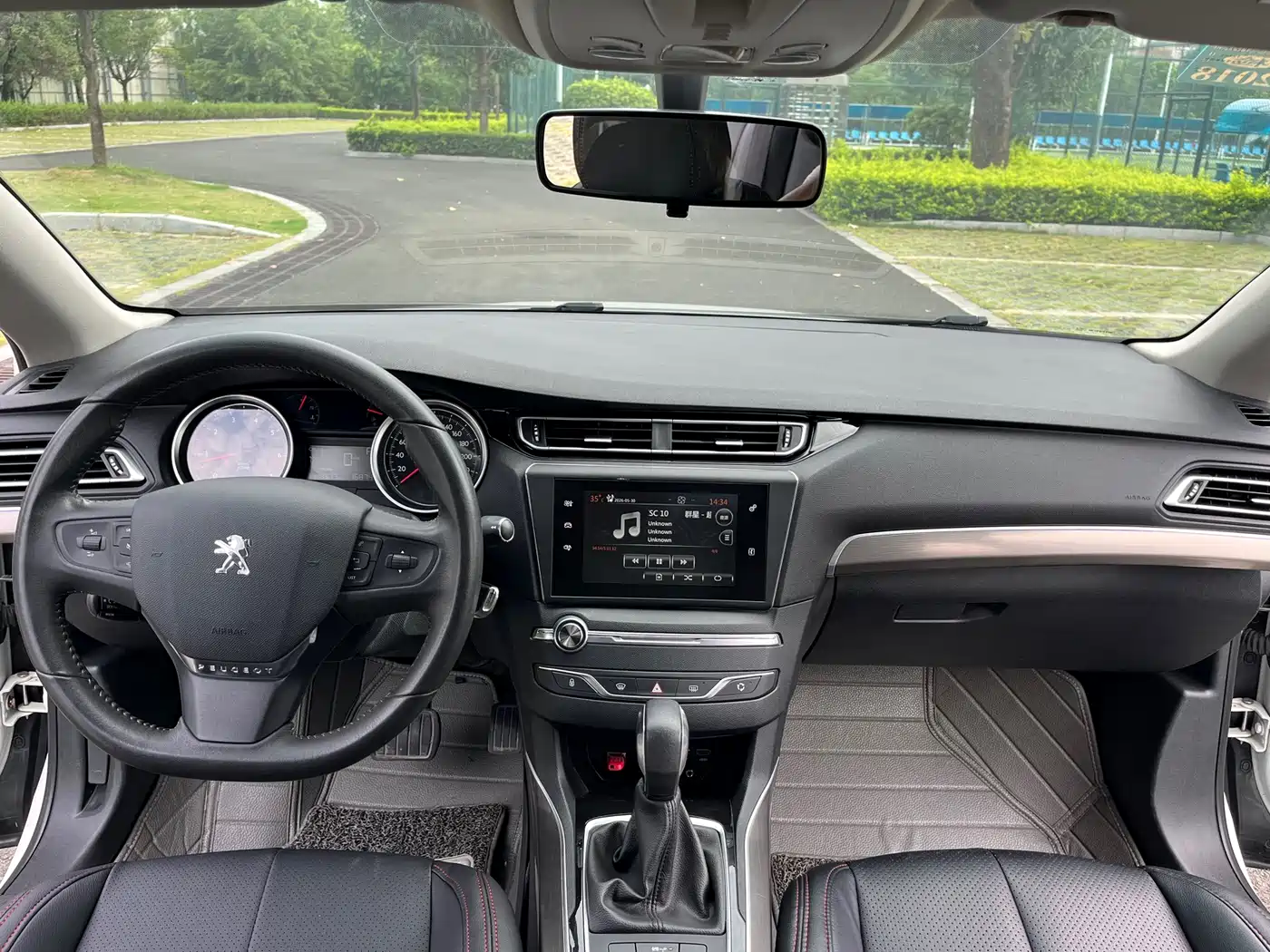 Peugeot 408 2016 1.6T Automatic Luxury Edition фото 12
