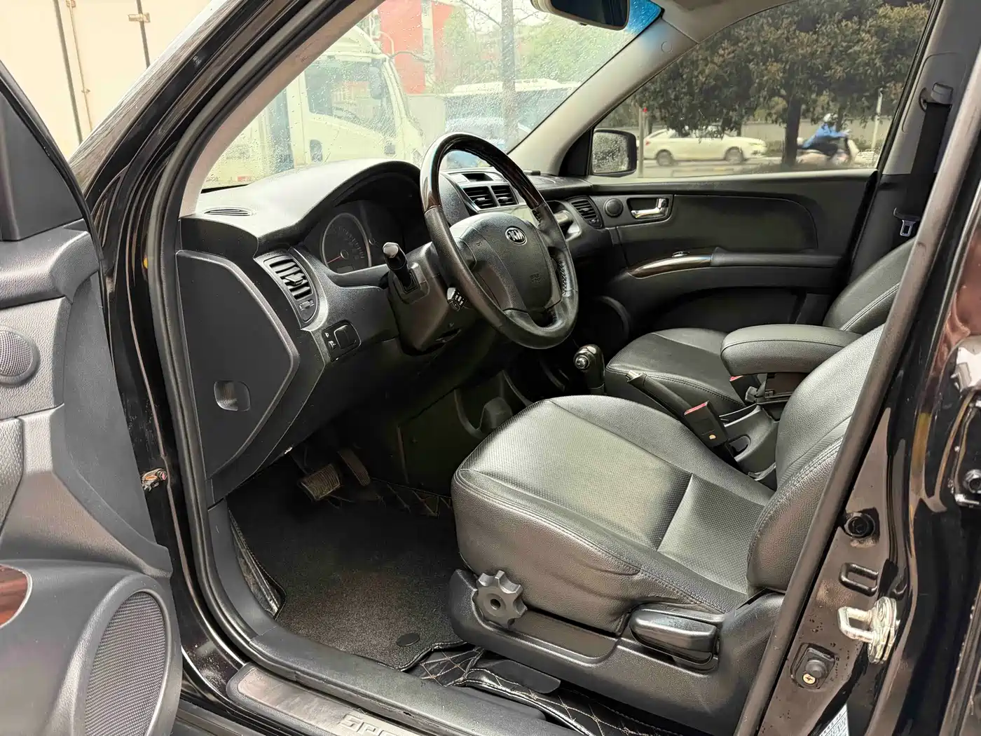 Kia Sportage 2013 2.0L Automatic 2WD GLS фото 8