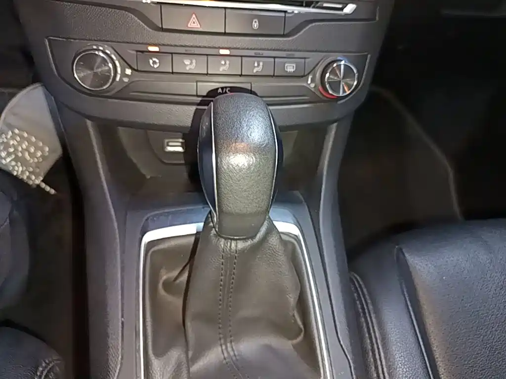 Peugeot 308S 2015 1.2T Auto Elegance Edition фото 14