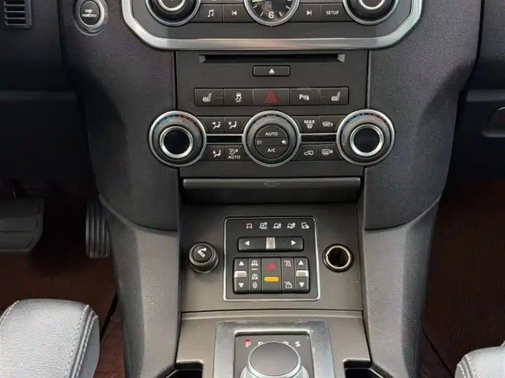 Land Rover Discovery 2013 3.0 SDV6 HSE Diesel фото 6