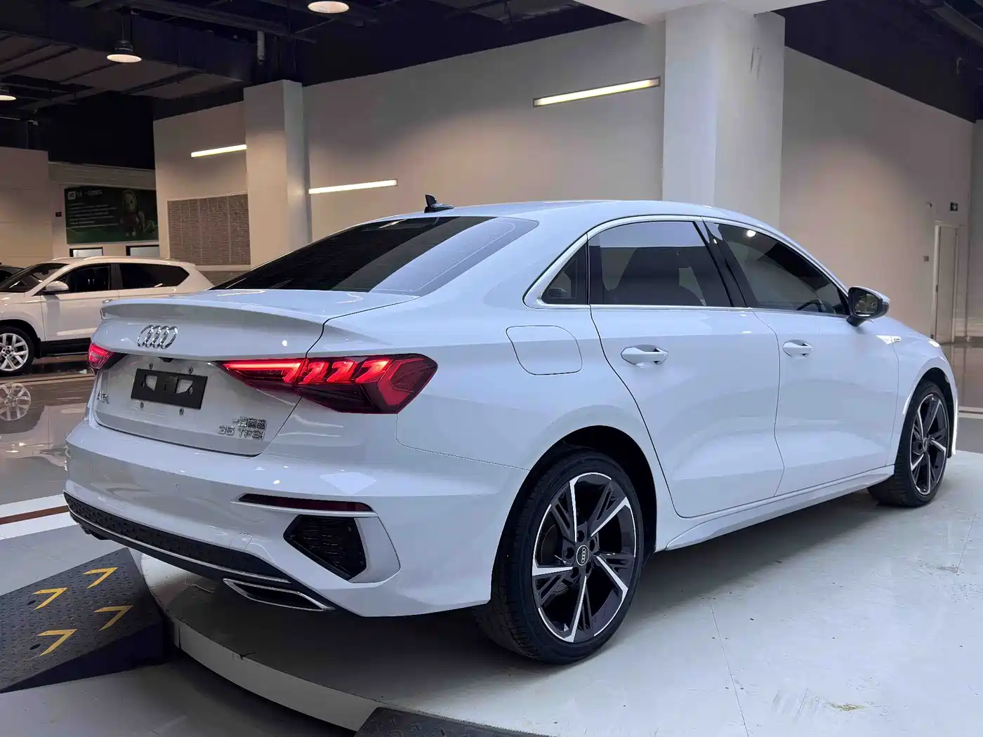 Audi A3 2022 A3L Limousine 35 TFSI Style Sport фото 6