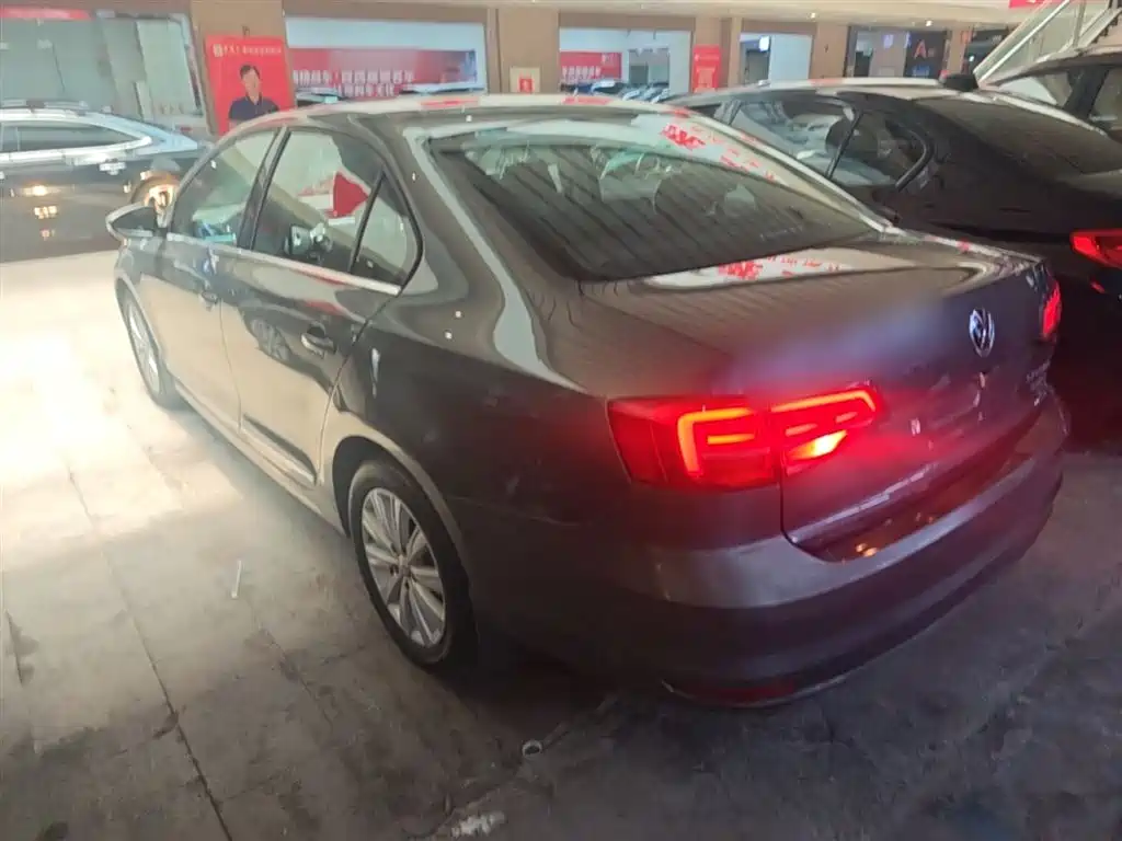 Volkswagen Sagitar 2016 230TSI 25th Anniversary Edition фото 5