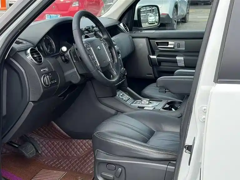 Land Rover Discovery 2013 3.0 SDV6 HSE Diesel фото 3