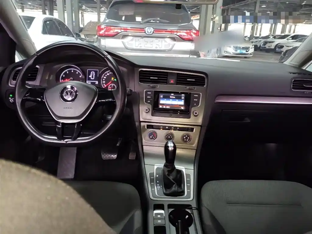 Volkswagen Golf 2016 230TSI Automatic Comfort фото 10