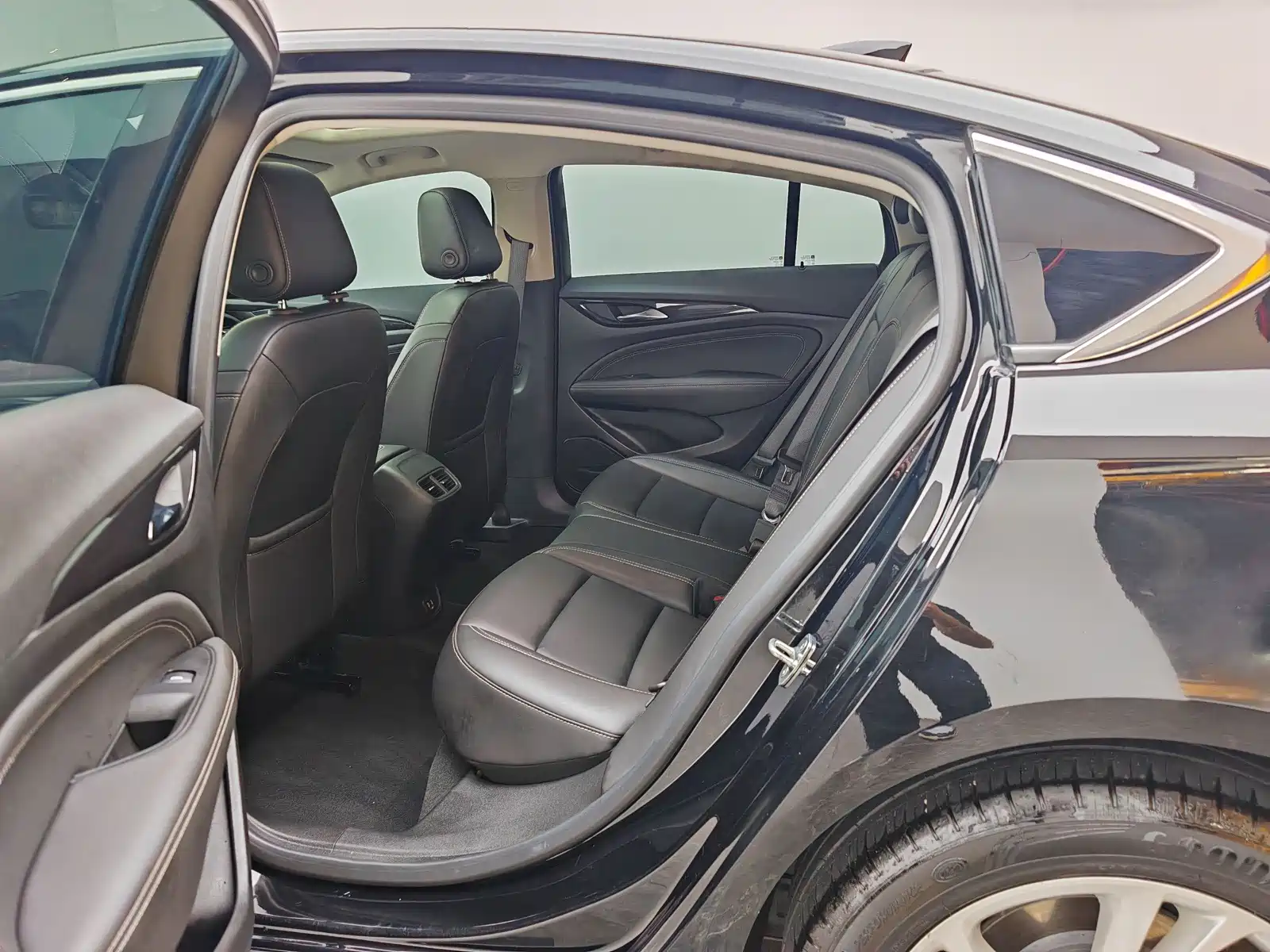 Photo 17 - Buick Regal
