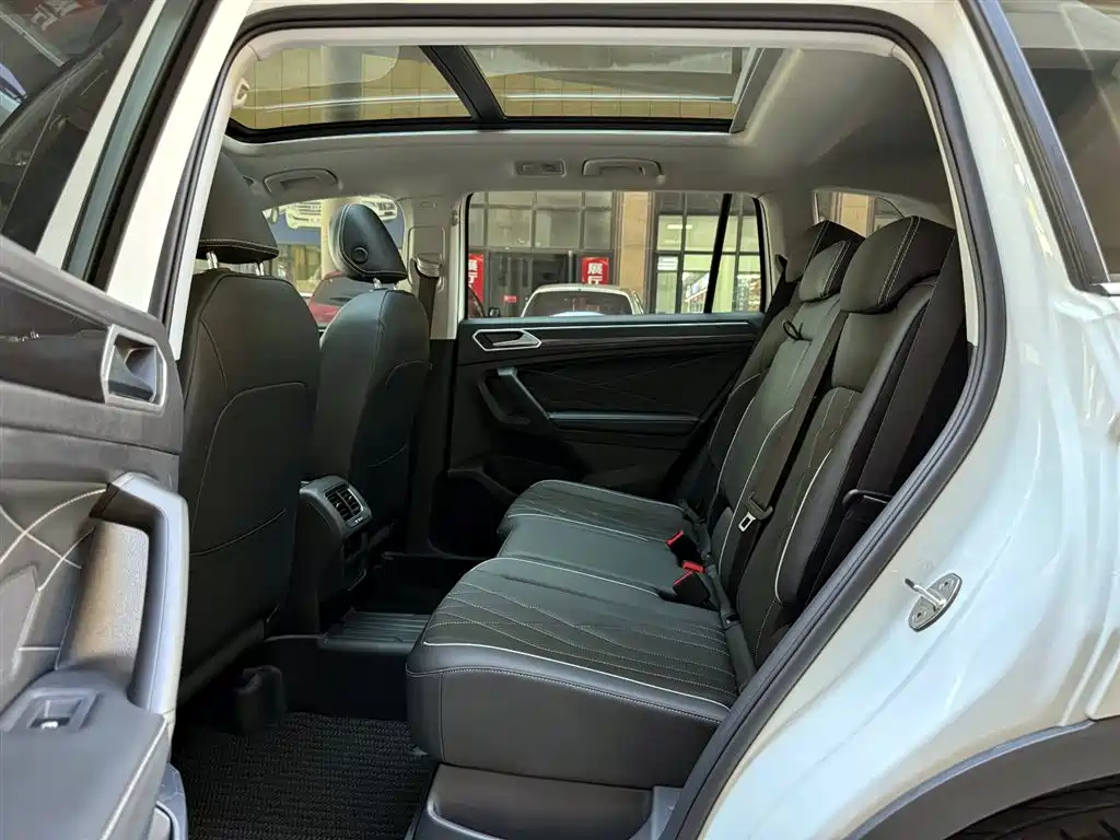 Volkswagen Tiguan L 2025 Model 300TSI Auto 2WD Dragon Edition фото 10