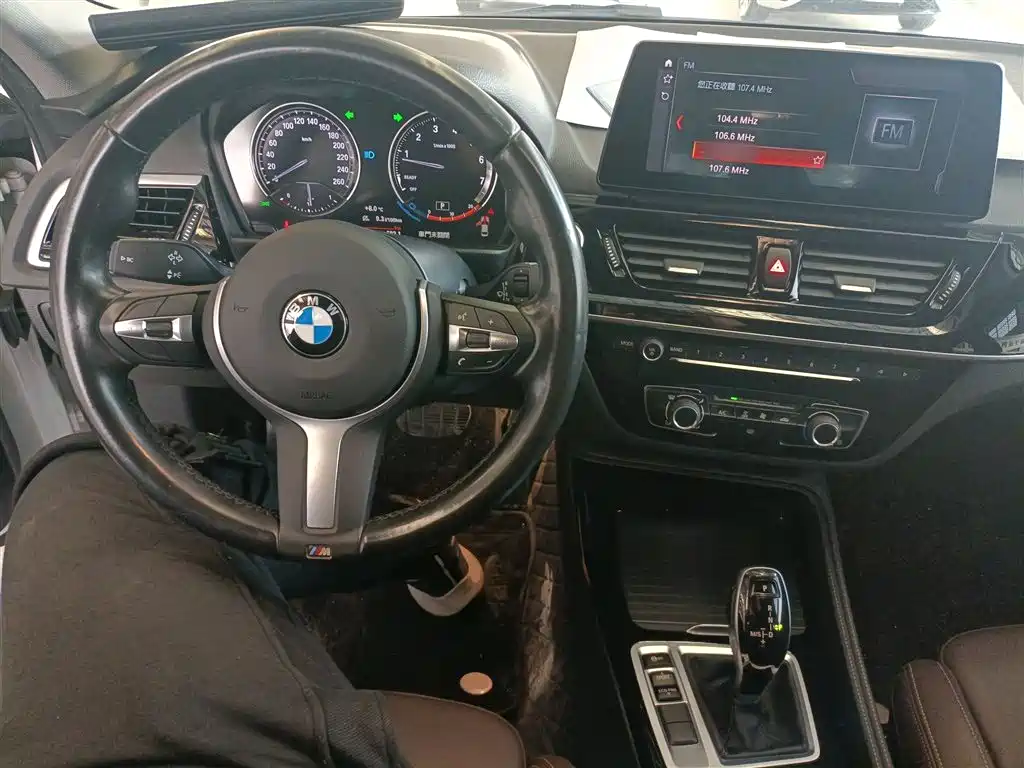 BMW 1 Series 2022 125i M Sport Shadow Edition фото 6