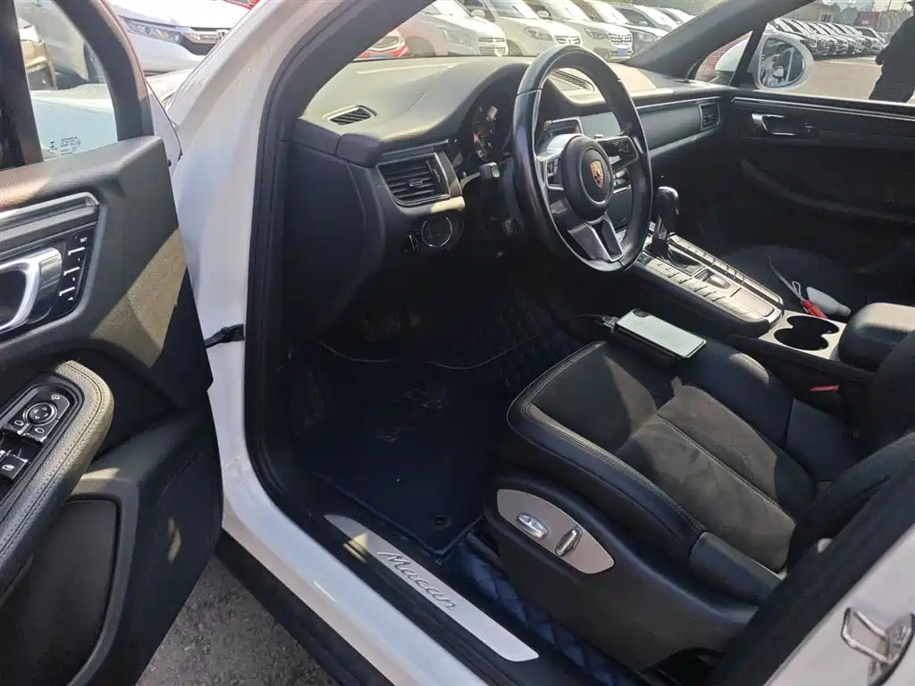 Porsche Macan 2017 Macan 2.0T фото 16