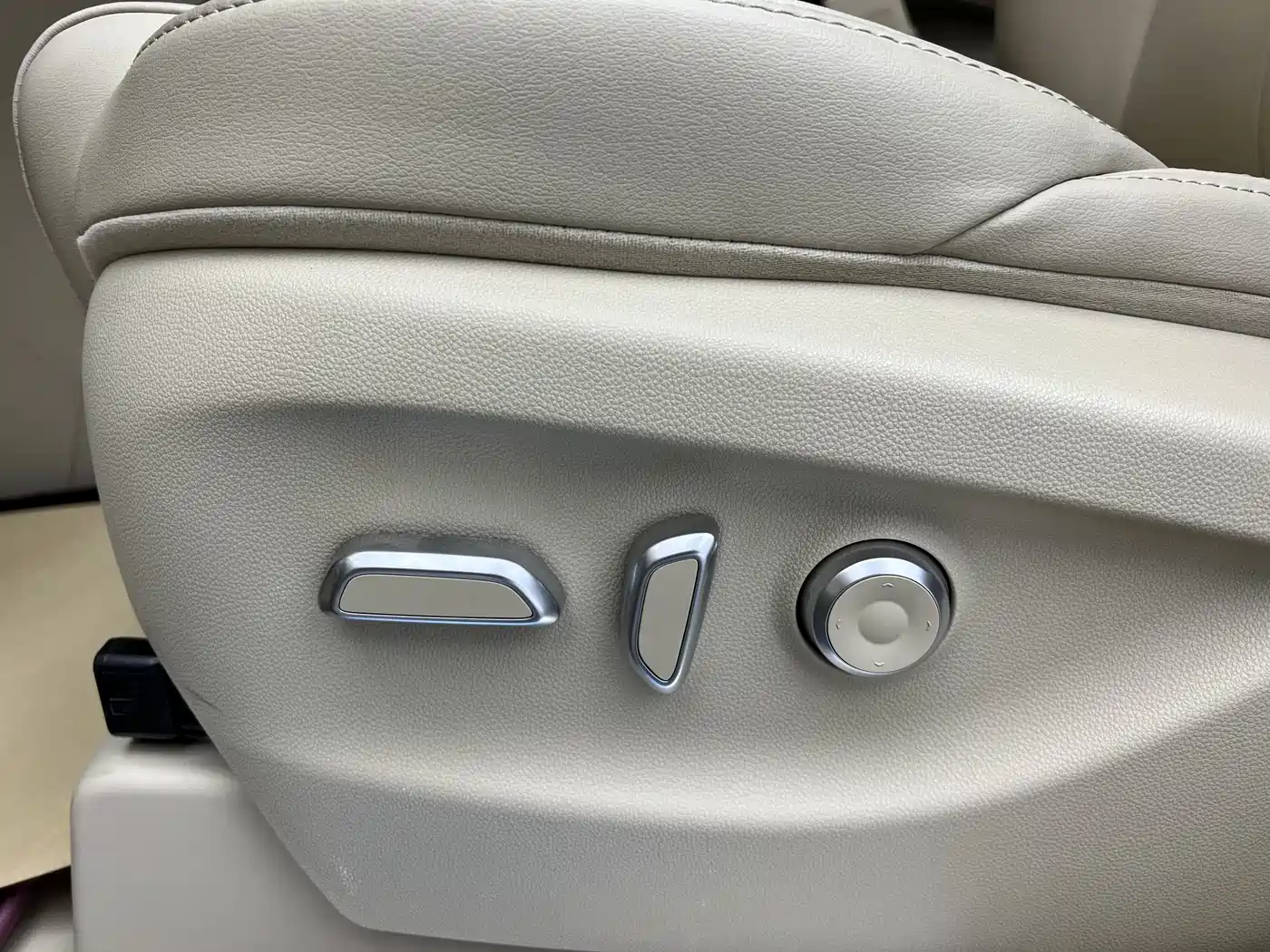 Buick GL8 2023 ES Landmaster Exclusive фото 4