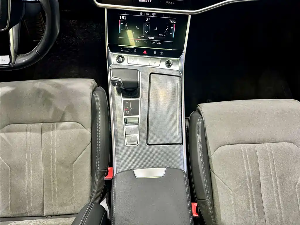 Audi A6L 2024 40 TFSI Luxury Dynamic фото 21
