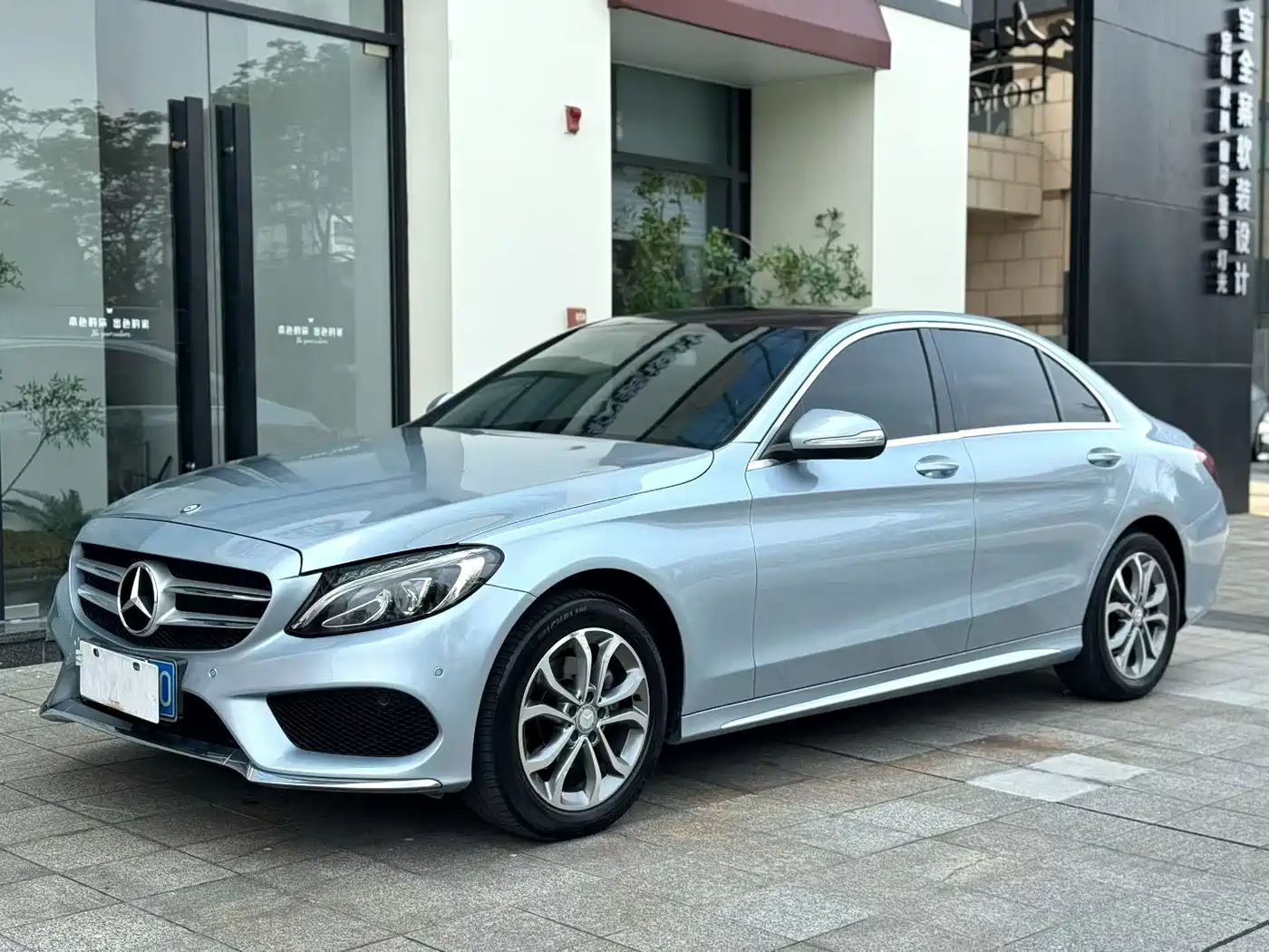Mercedes-Benz C-Class 2015 Facelift C 200 L Sport фото 2