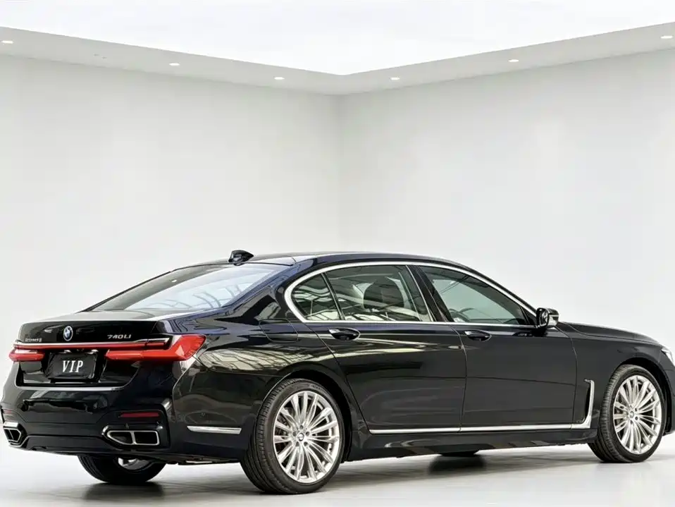 BMW 7 Series 2016 740Li Leading Edition фото 7