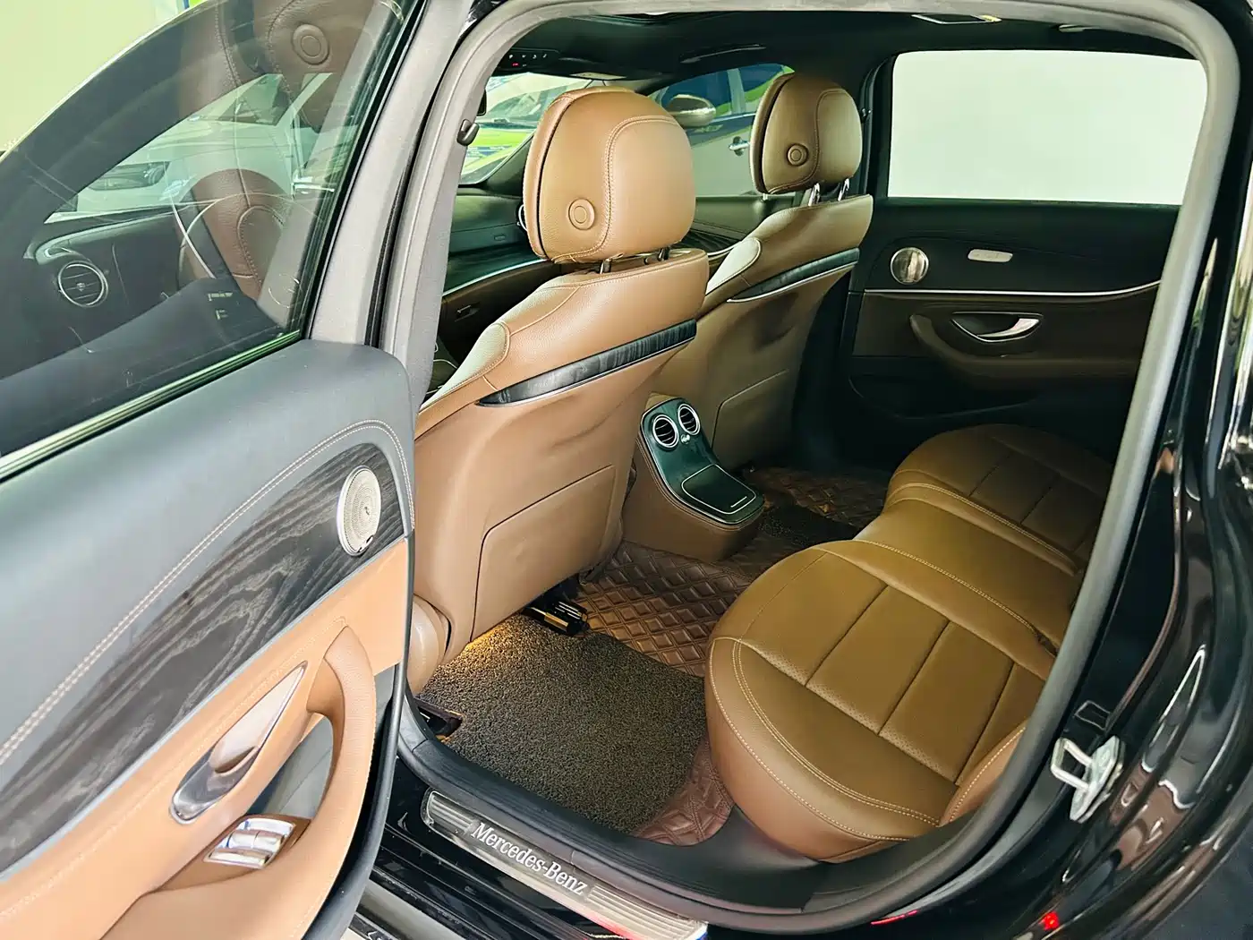 Mercedes-Benz E-Class 2021 E 300 L Fashion фото 7