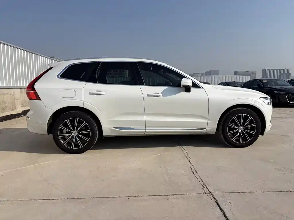 Photo 4 - Volvo XC60