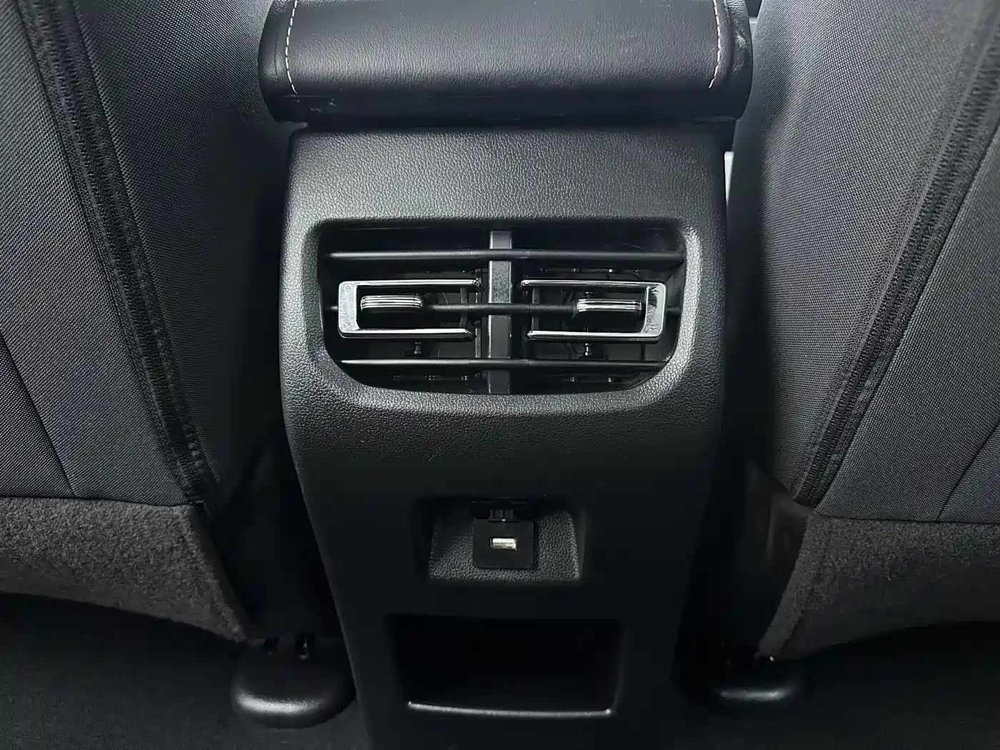 Haval M6 2021 PLUS 1.5T DCT Elite Smart Connect фото 19