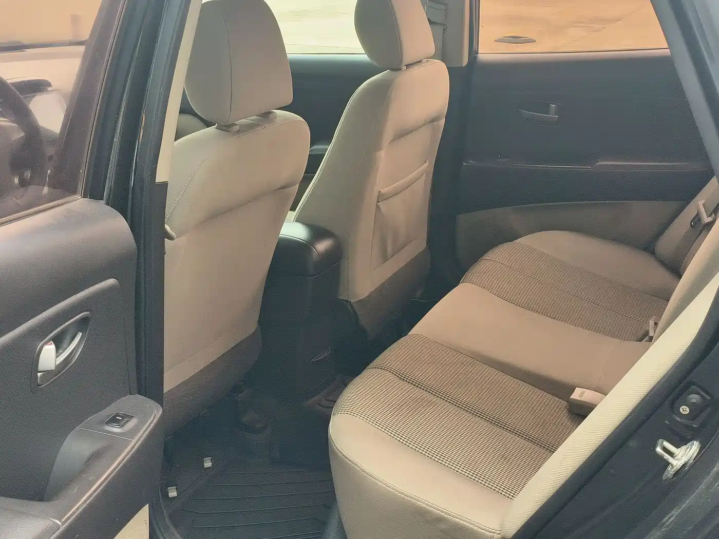 Hyundai Elantra 2011 1.6L Automatic Comfort фото 8