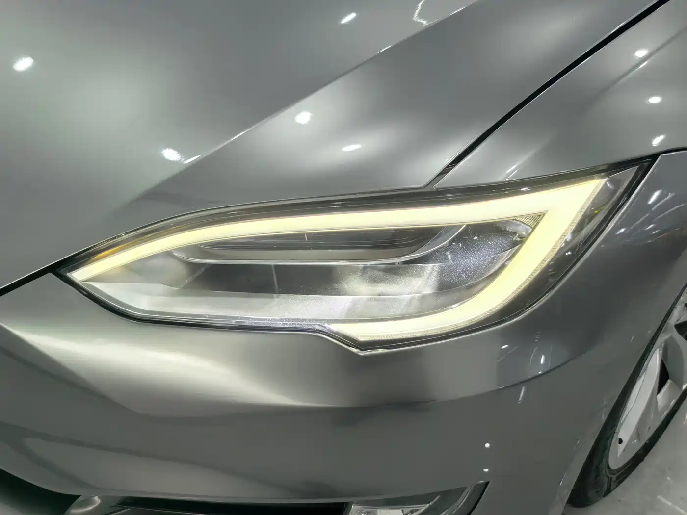 TESLA MODEL S