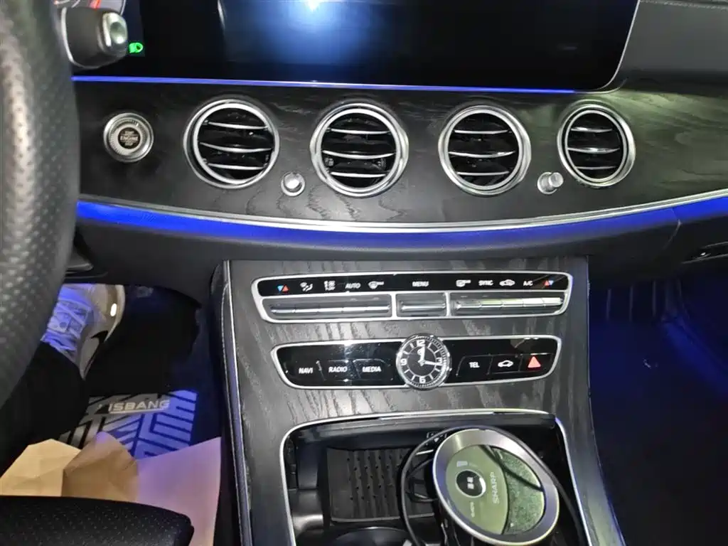 Mercedes-Benz E-Class 2018 E 200 L Sport фото 13