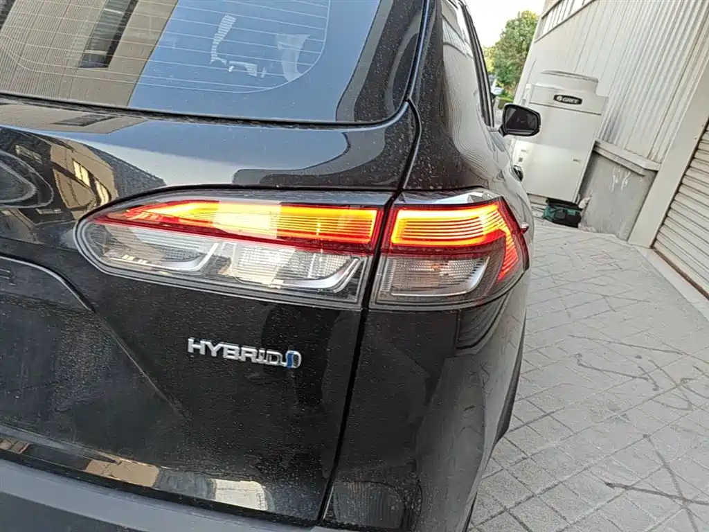 Toyota Frontlander 2023 2.0L Smart Hybrid Dual Engine Luxury Edition фото 8