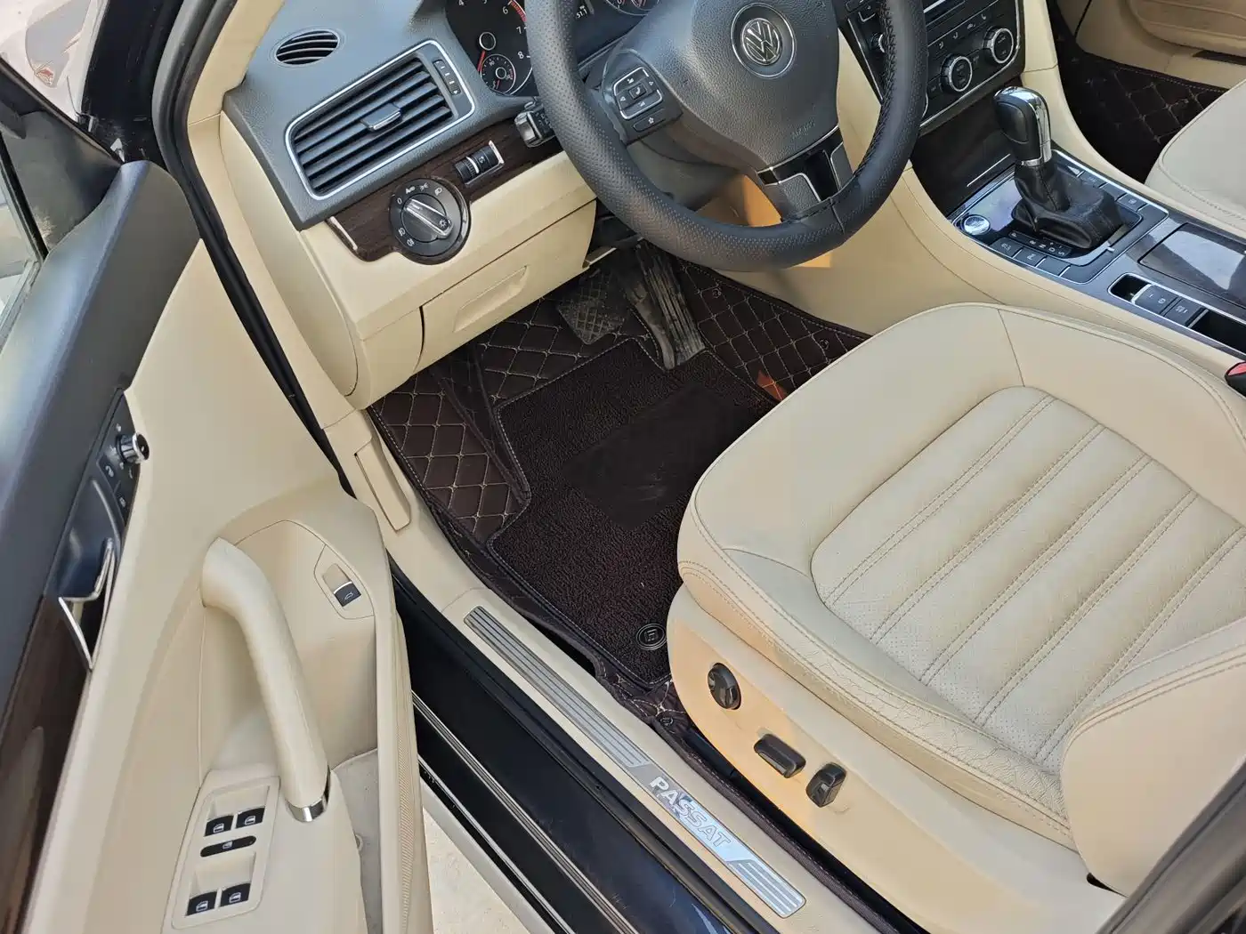 Volkswagen Passat 2014 1.8TSI DSG Executive Edition фото 5