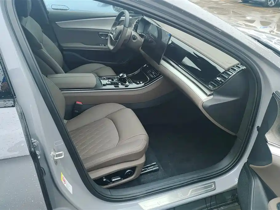 BYD Han 2025 DM-i Smart Driving Edition 125KM Honor фото 8