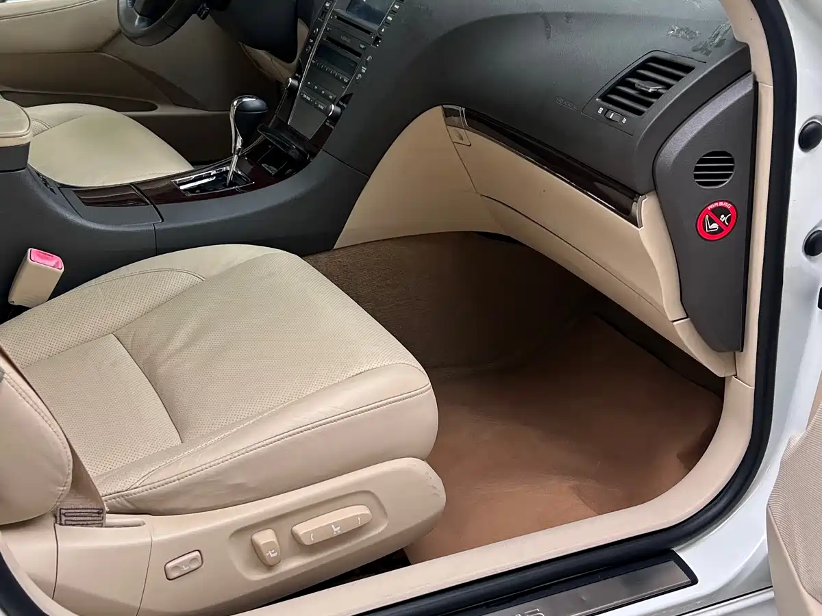 Lexus ES 2012 240 Special Limited Edition фото 10