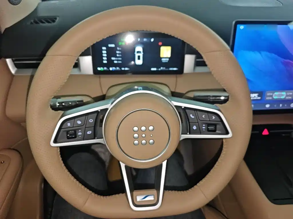 Landian E5 PLUS 2025 2026 Model 120km First Enjoy Edition Max 7-seater