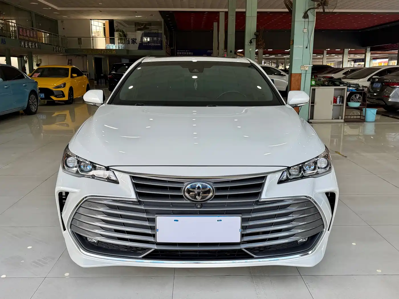Toyota Avalon 2020 2019 2.0L XLE Premium Edition (China VI)