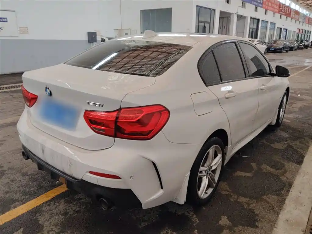 BMW 1-SERIES