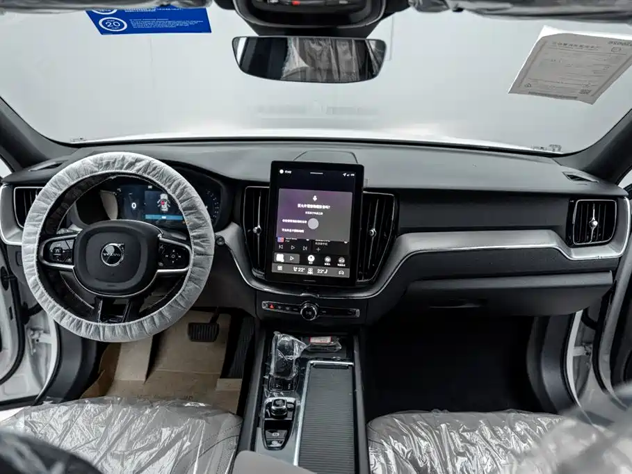 Фото 13 - Volvo XC60