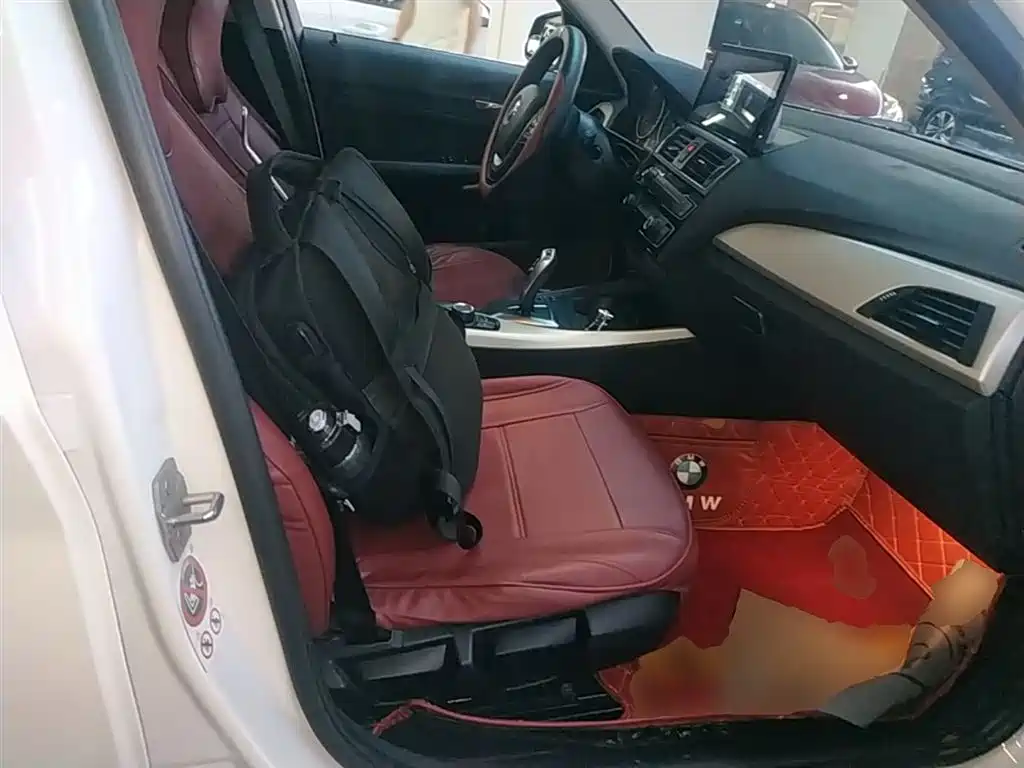 BMW 1 Series (Import) 2016 118i Leading фото 25