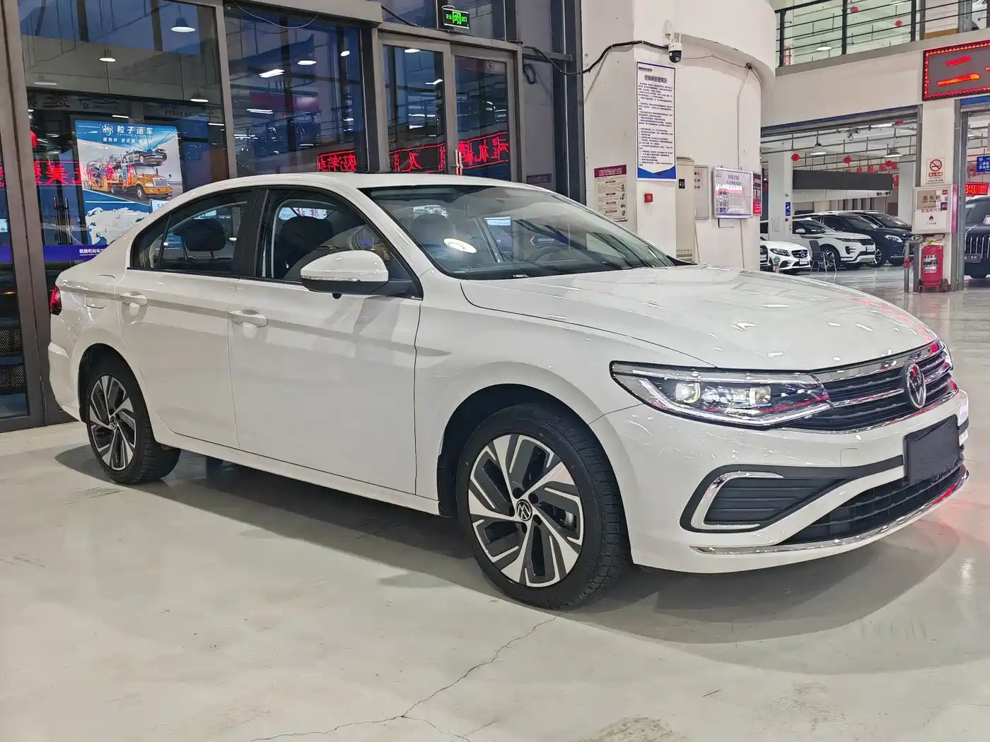 VOLKSWAGEN BORA