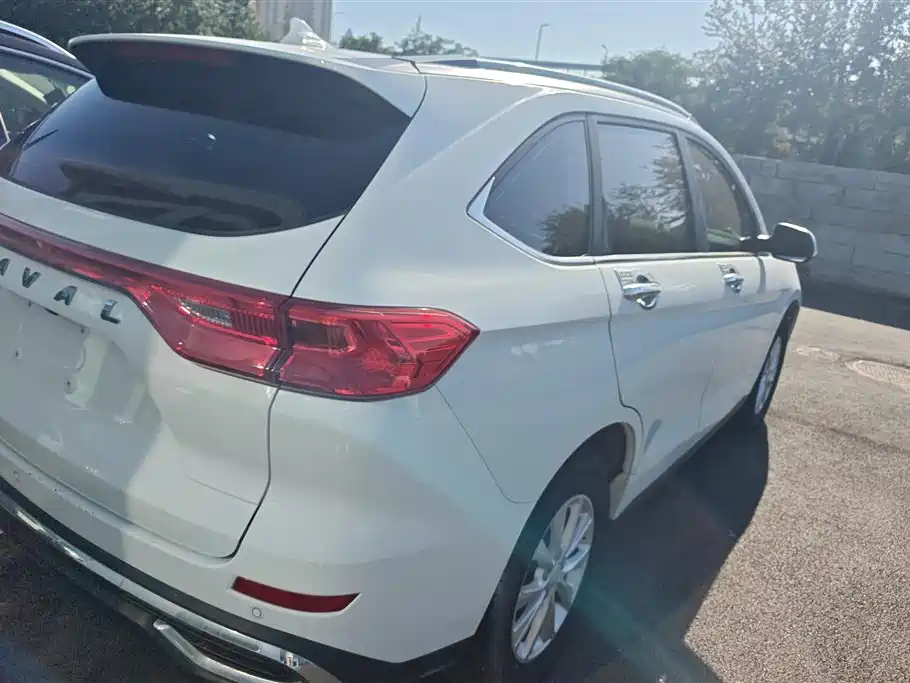 Haval M6 2023 PLUS 1.5T DCT Luxury Smart Connect фото 3