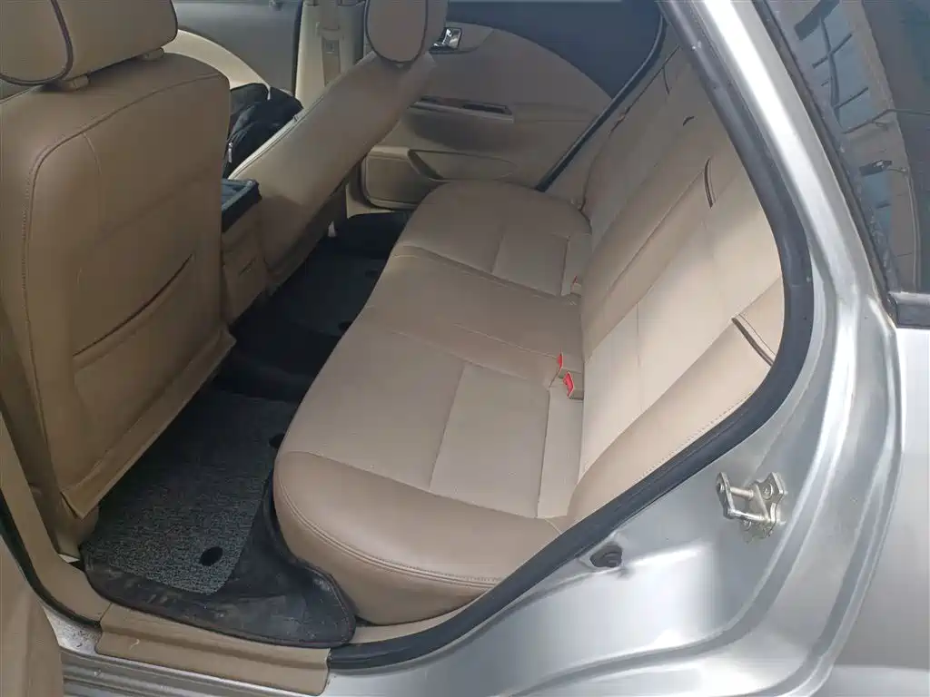 Buick Excelle 2015 1.5L Automatic Classic фото 17