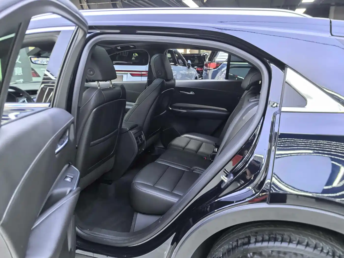 Cadillac XT4 2021 28T FWD Luxury Edition фото 9