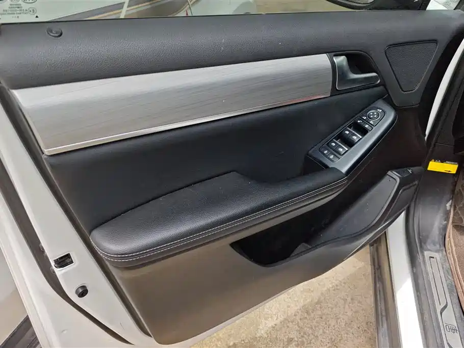 BYD Tang 2018 2.0T Auto Smart Connect Luxury 5-seater China V фото 7