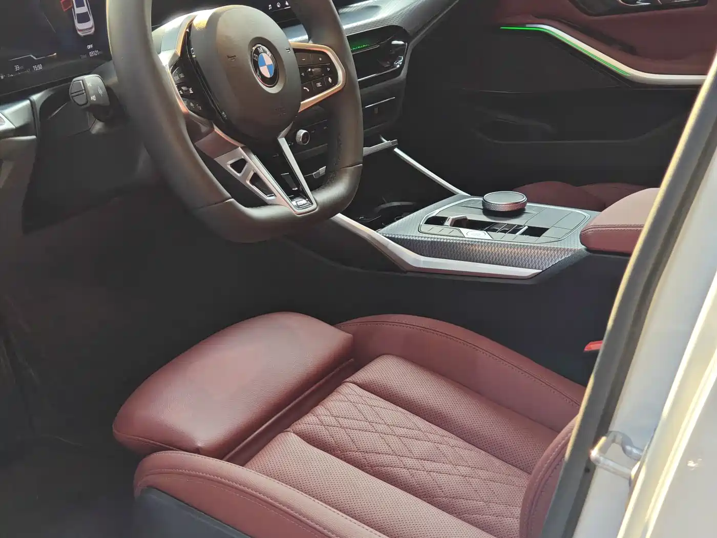 BMW 3 Series 2025 330Li M Sport Night Edition фото 3