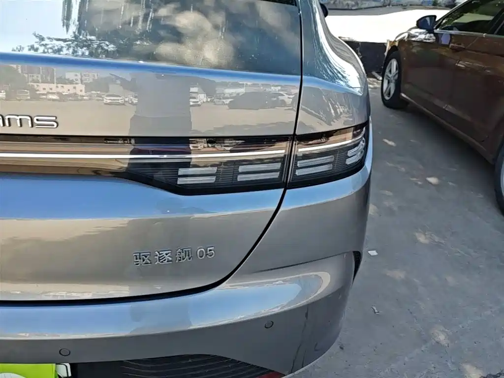 BYD Destroyer 05 2024 Glory Edition DM-i 55KM Luxury фото 8