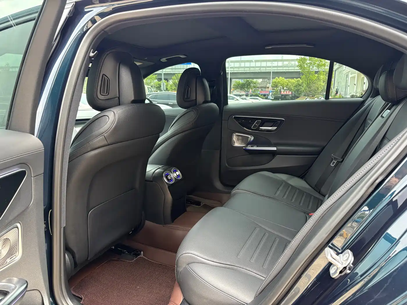 Mercedes-Benz C-Class 2024 C 260 L Night Edition Sport фото 14