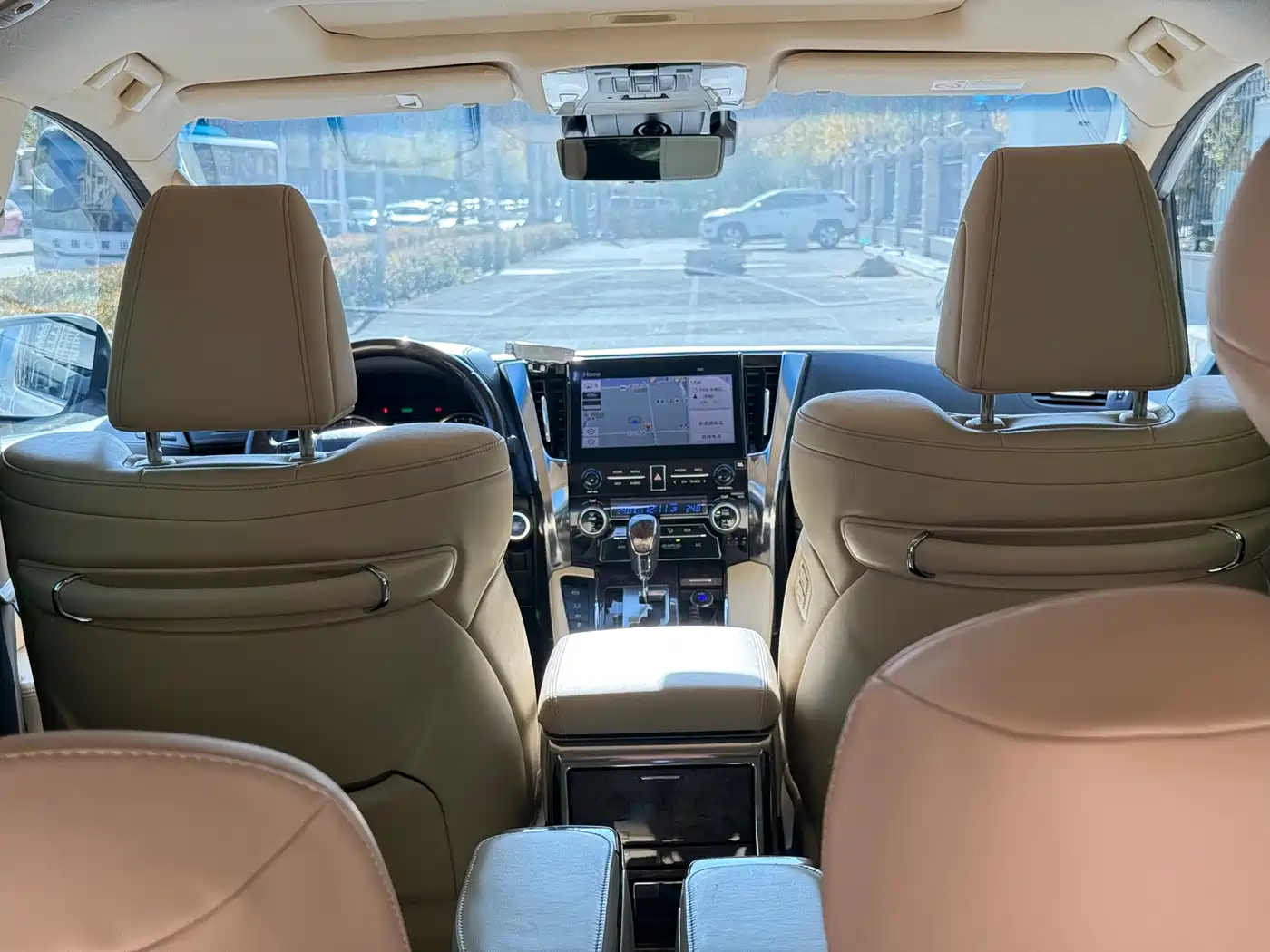 Toyota Vellfire 2021 Crown Hybrid 2.5L HV Premium Edition фото 8